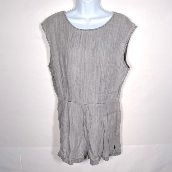 RVCA Grey Romper Cut Out Back Size Large - Picture 1 of 7